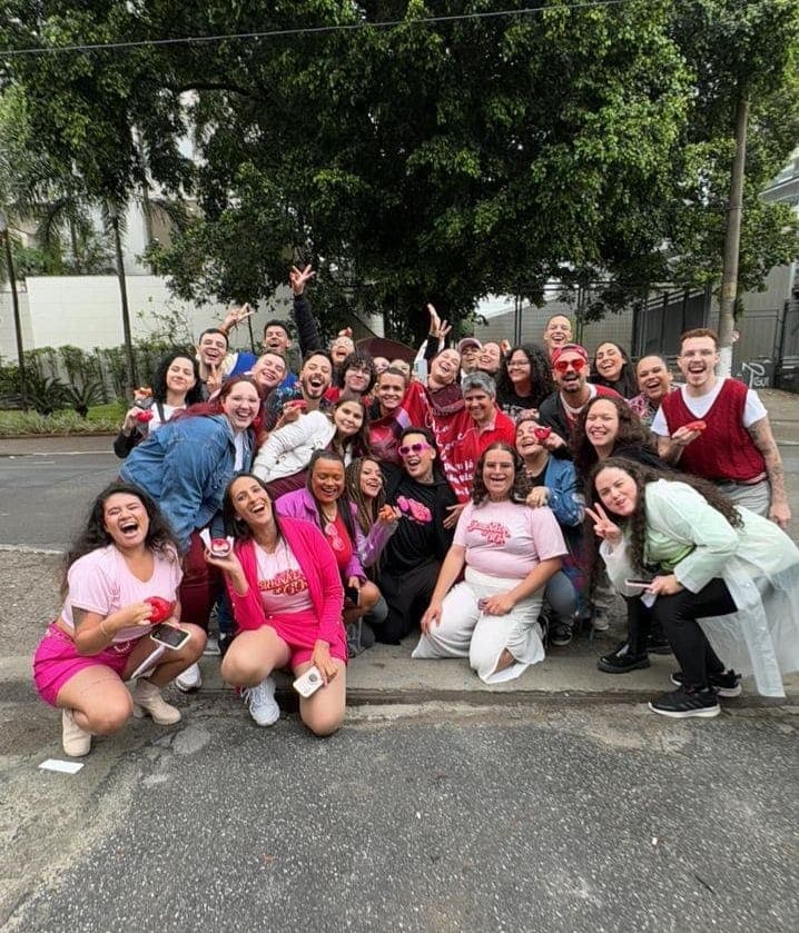 Gloria Groove com fãs