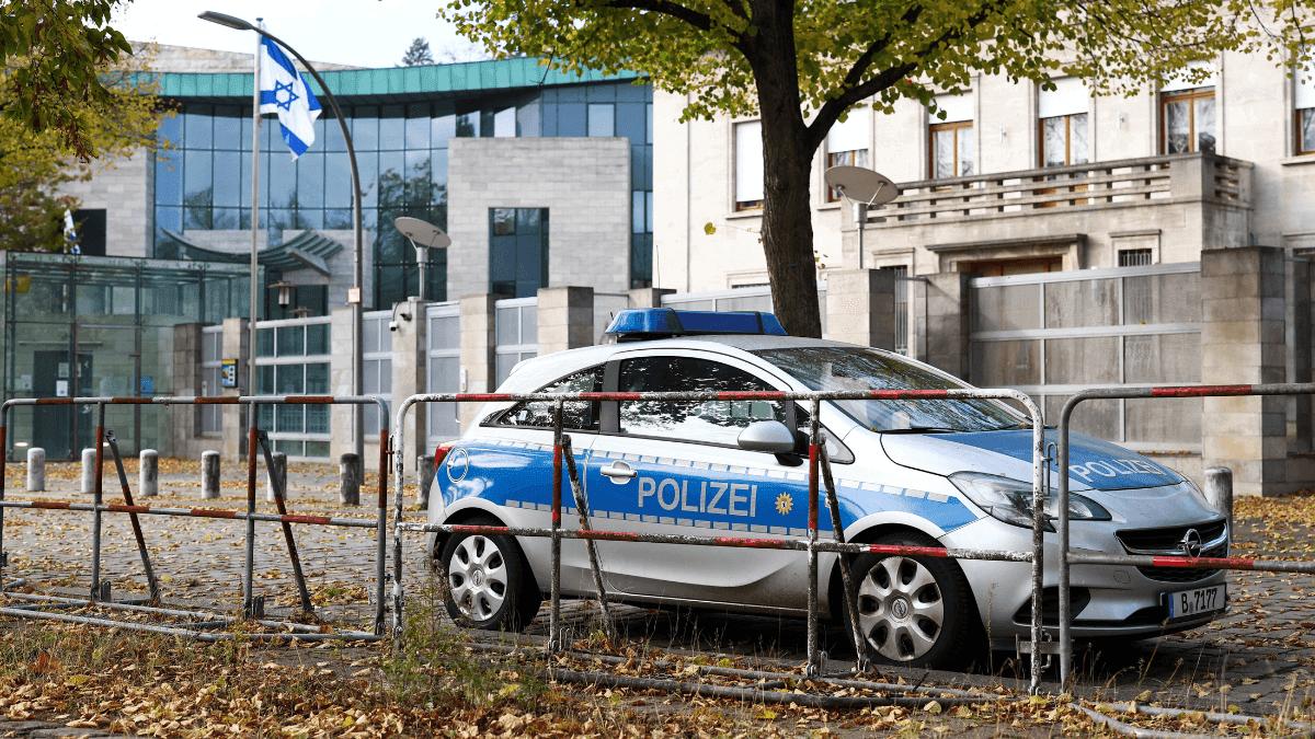 Polícia da Alemanha na embaixada de Israel em Berlim