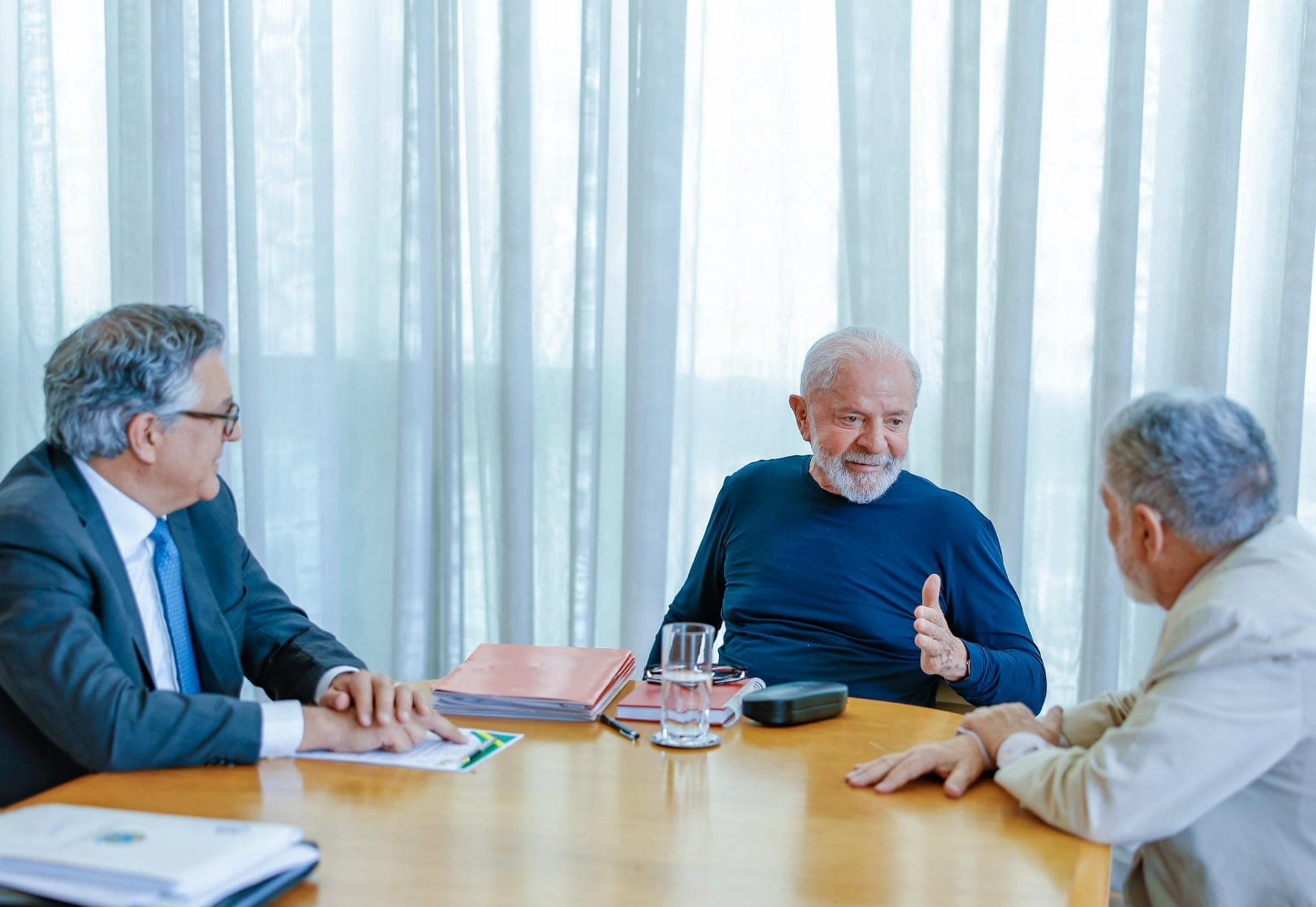 Lula em reunião com Alexandre Padilha e Celso Amorim