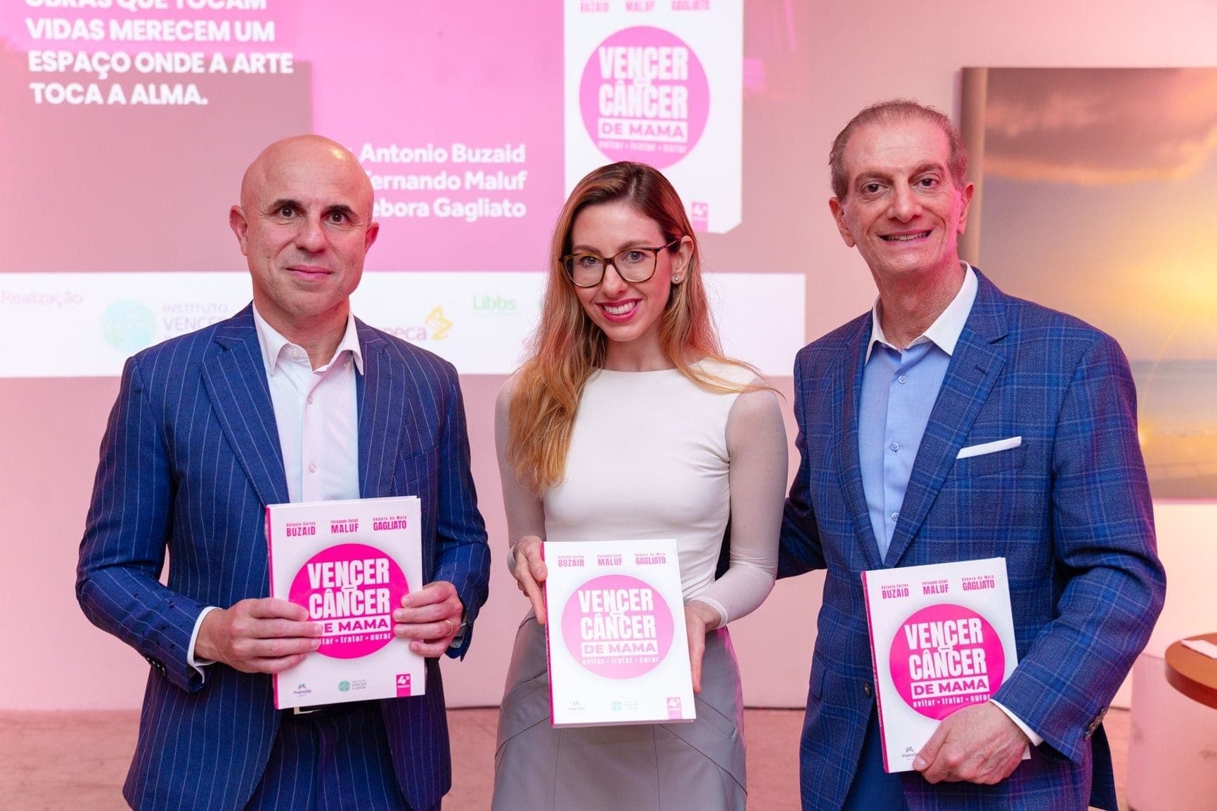 Oncologistas Fernando Maluf, Debora Gagliato e Antonio Buzaid, no lançamento do livro