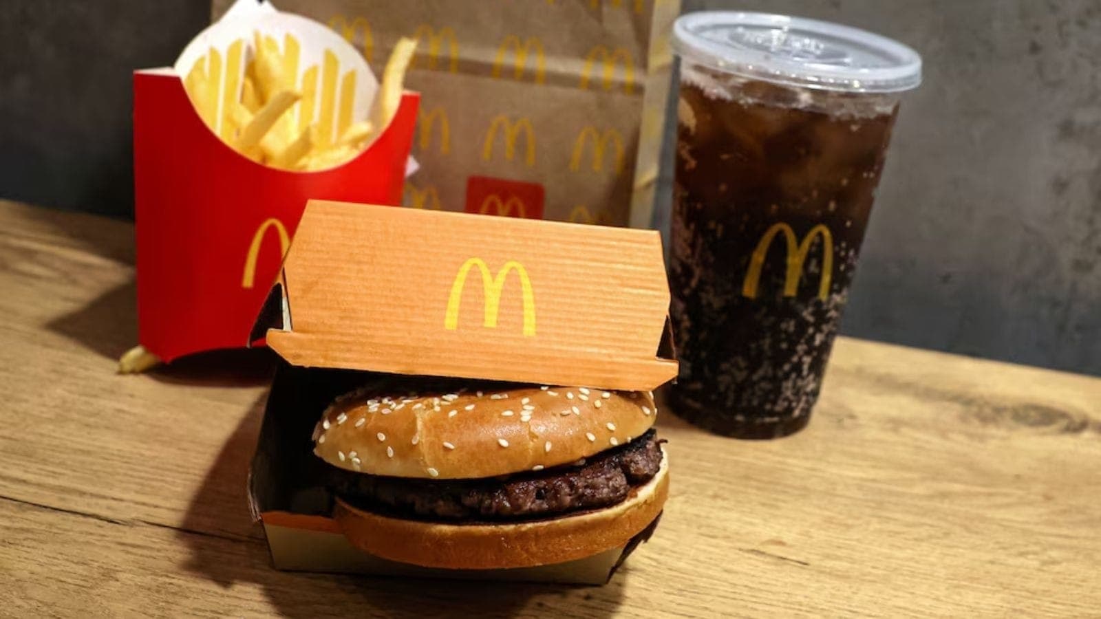 Surto de E. coli no McDonald's mexe com as redes de fast food