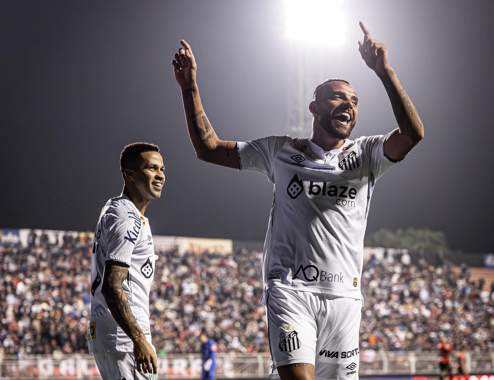 Guilherme comemora gol do Santos na partida contra o Ituano