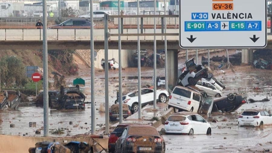 Enchentes destruíram infraestrutura de Valência, na Espanha