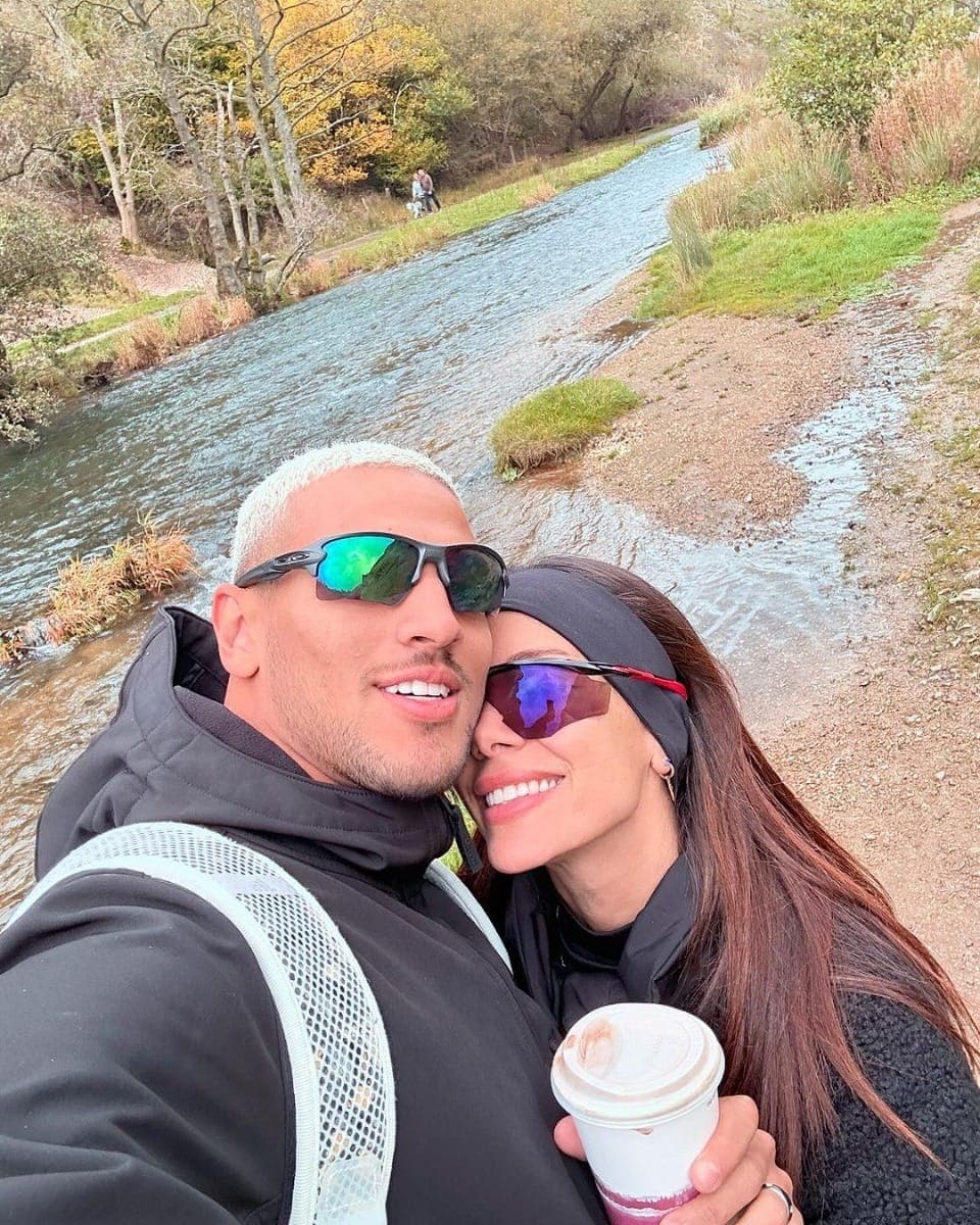 Anitta e o namorado, e jogador e futebol, Vinicius Souza