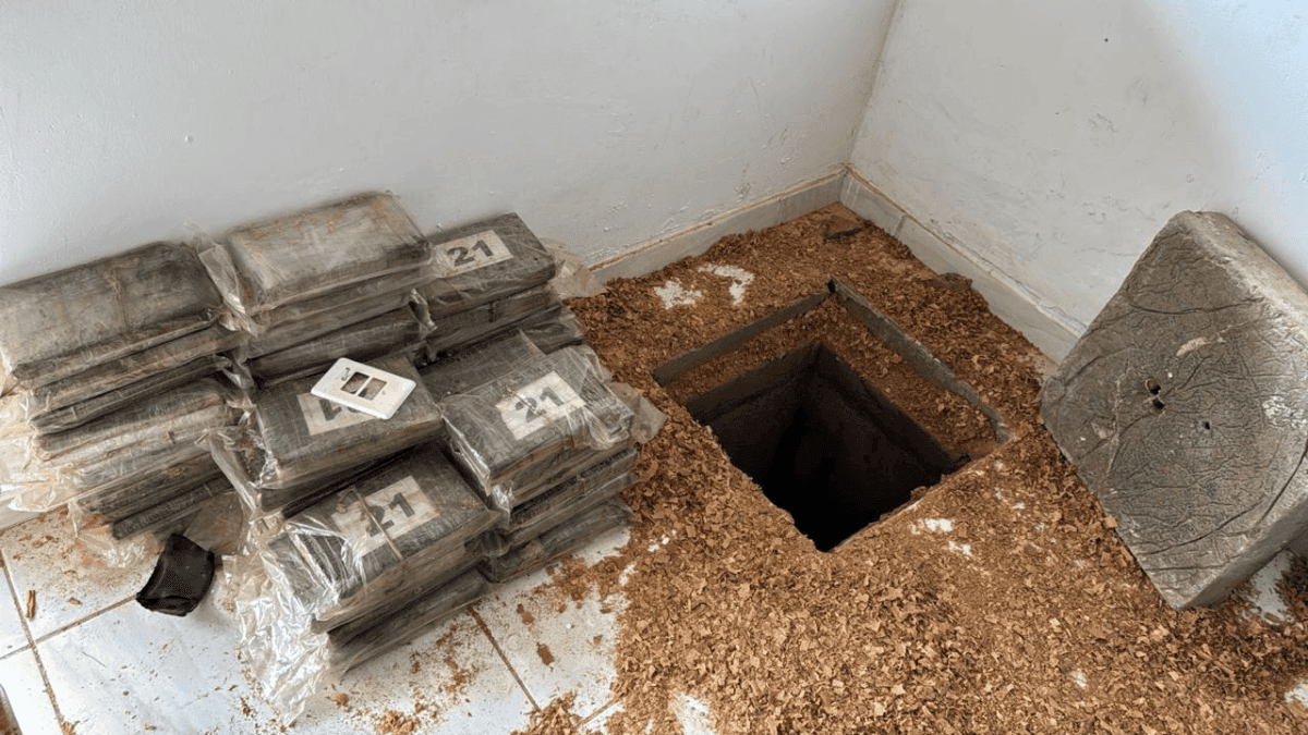 Bunker com drogas e fuzil em imóvel de luxo no litoral de SP