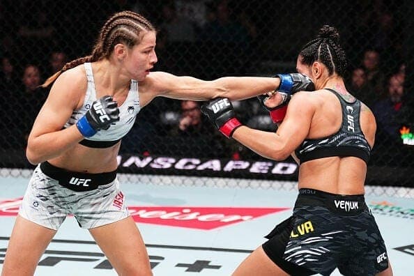 Jasmine Jasudavicious venceu Ariane da Silva no UFC Edmonton.