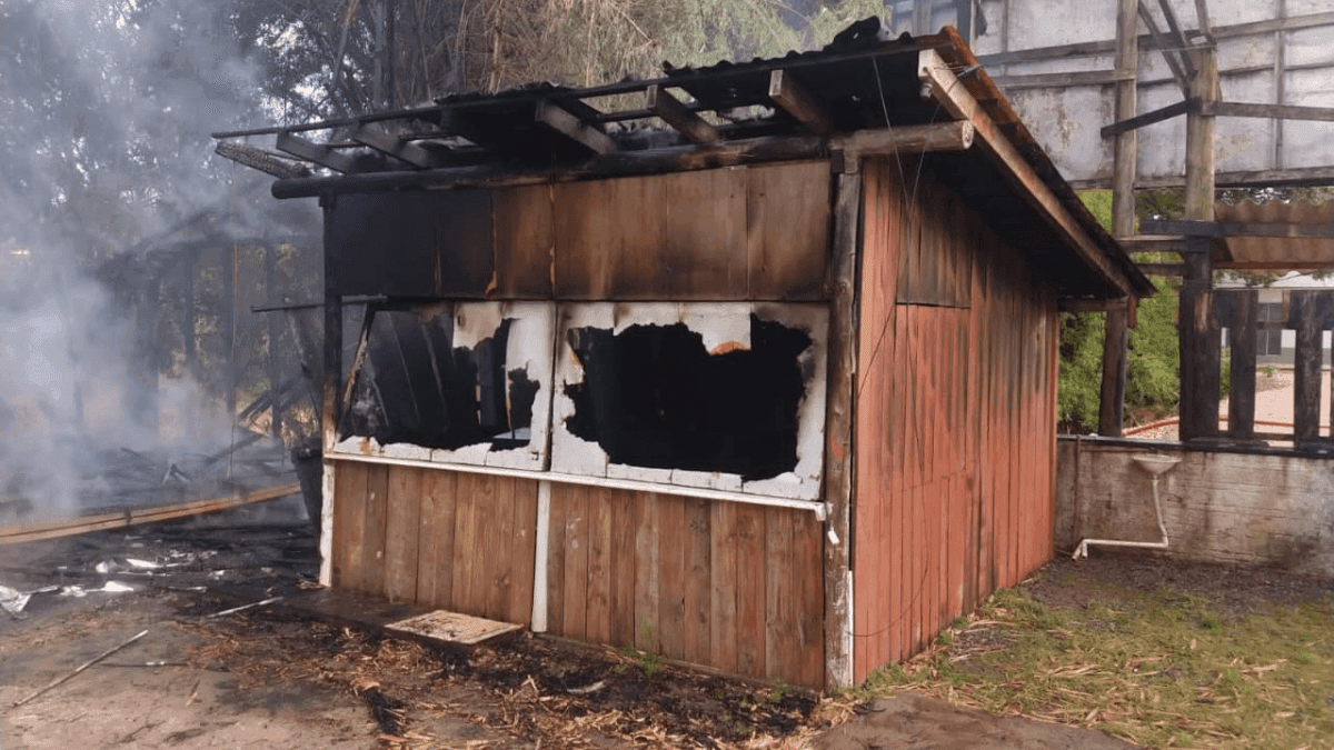 Casa de autor de atentado em Brasília após incêndio em SC