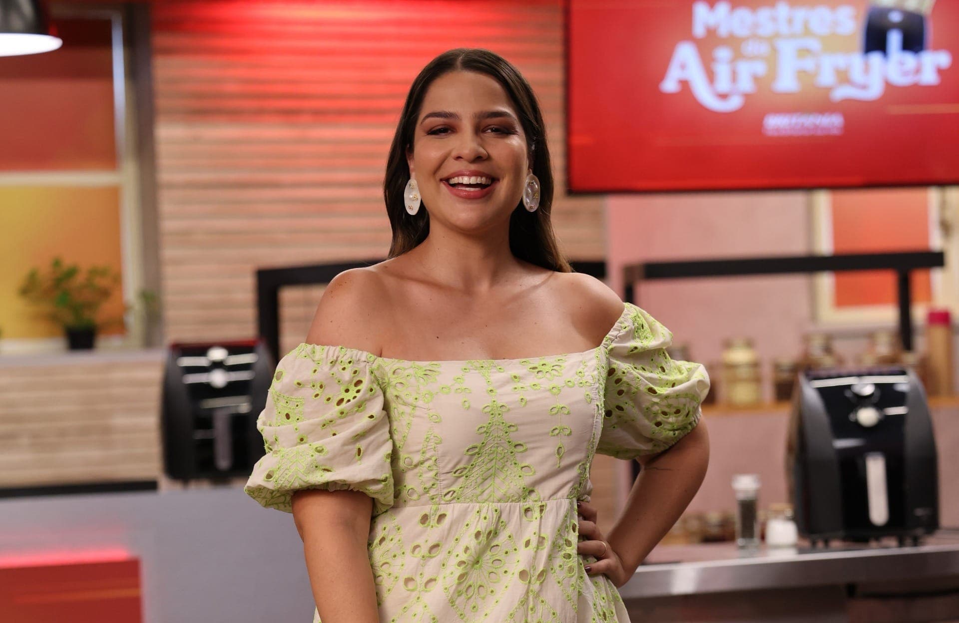 Bruna Hermogenes é a Rainha da Air Fryer e jurada do mestres da Air Fryer