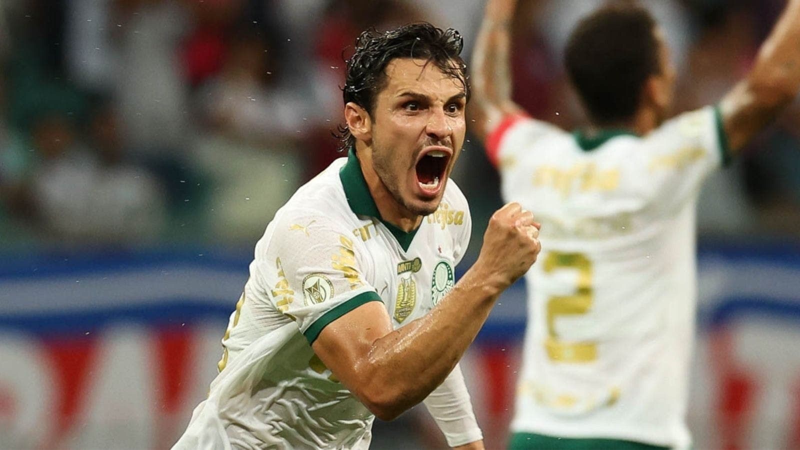 Raphael Veiga marcou o primeiro gol da vitória do Palmeiras sobre o Bahia
