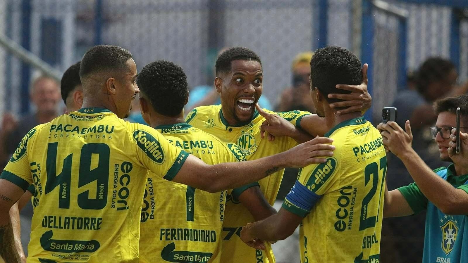 Iury Castilho comemora gol do Mirassol contra a Chapecoense