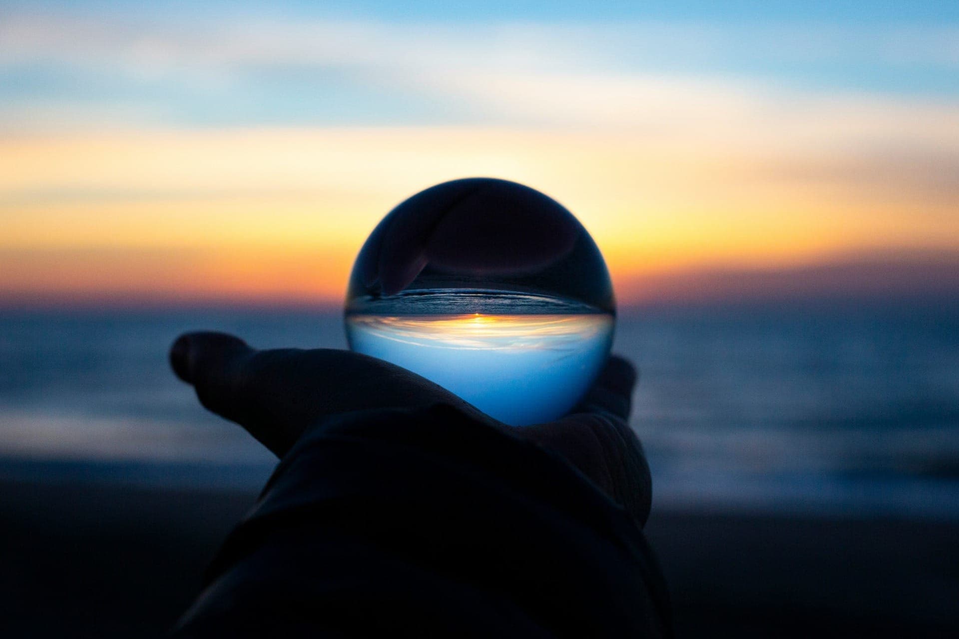 Astrologia pode adivinhar o futuro? Astróloga explica MITO