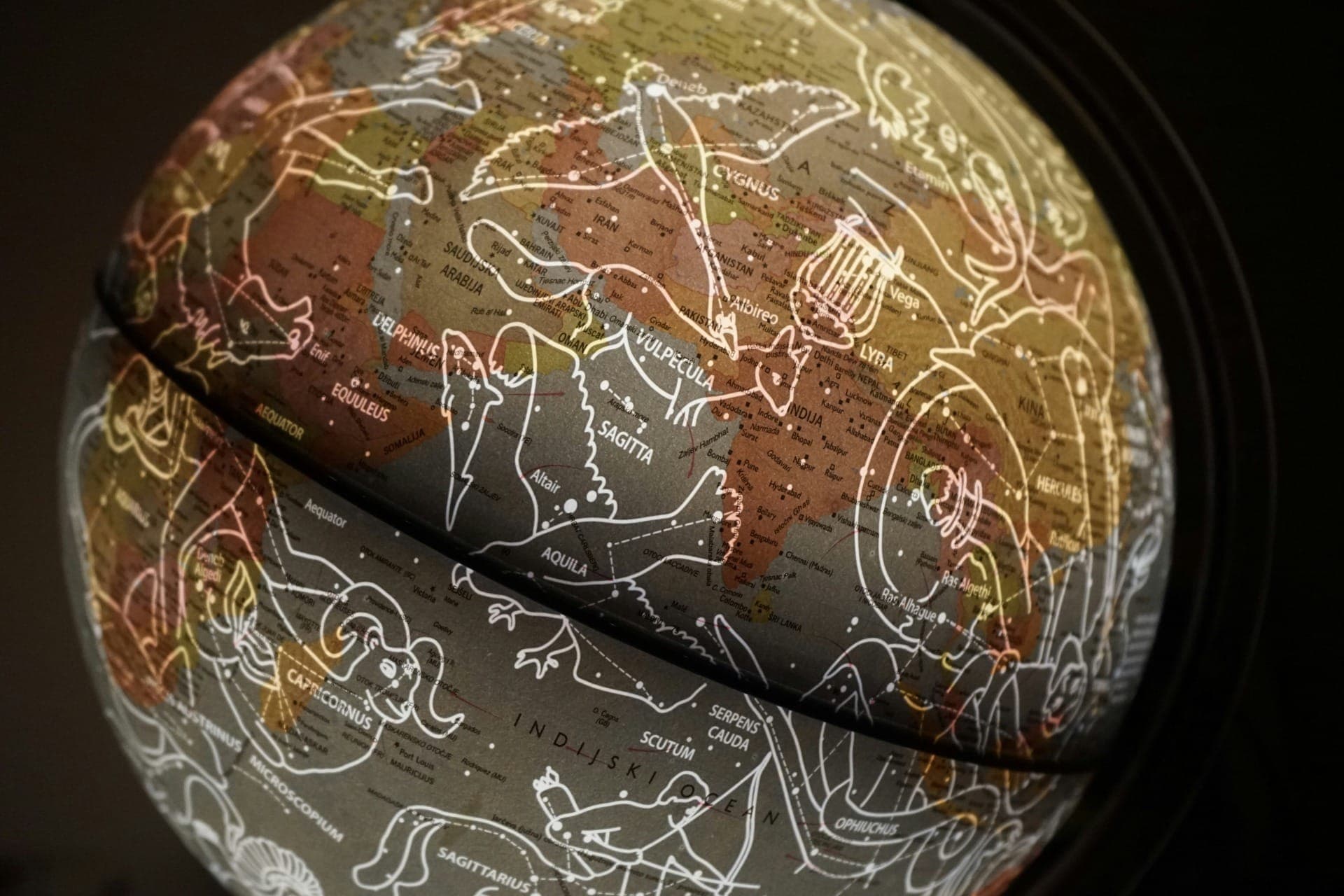 Dezembro de 2024 traz desafios e oportunidades para todos os signos