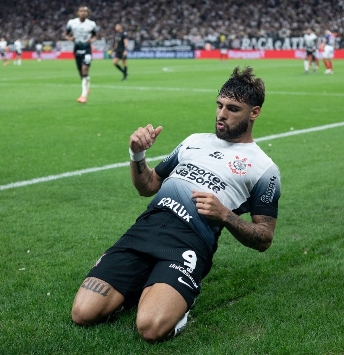 Yuri Alberto comemora gol do Corinthians contra o Bahia