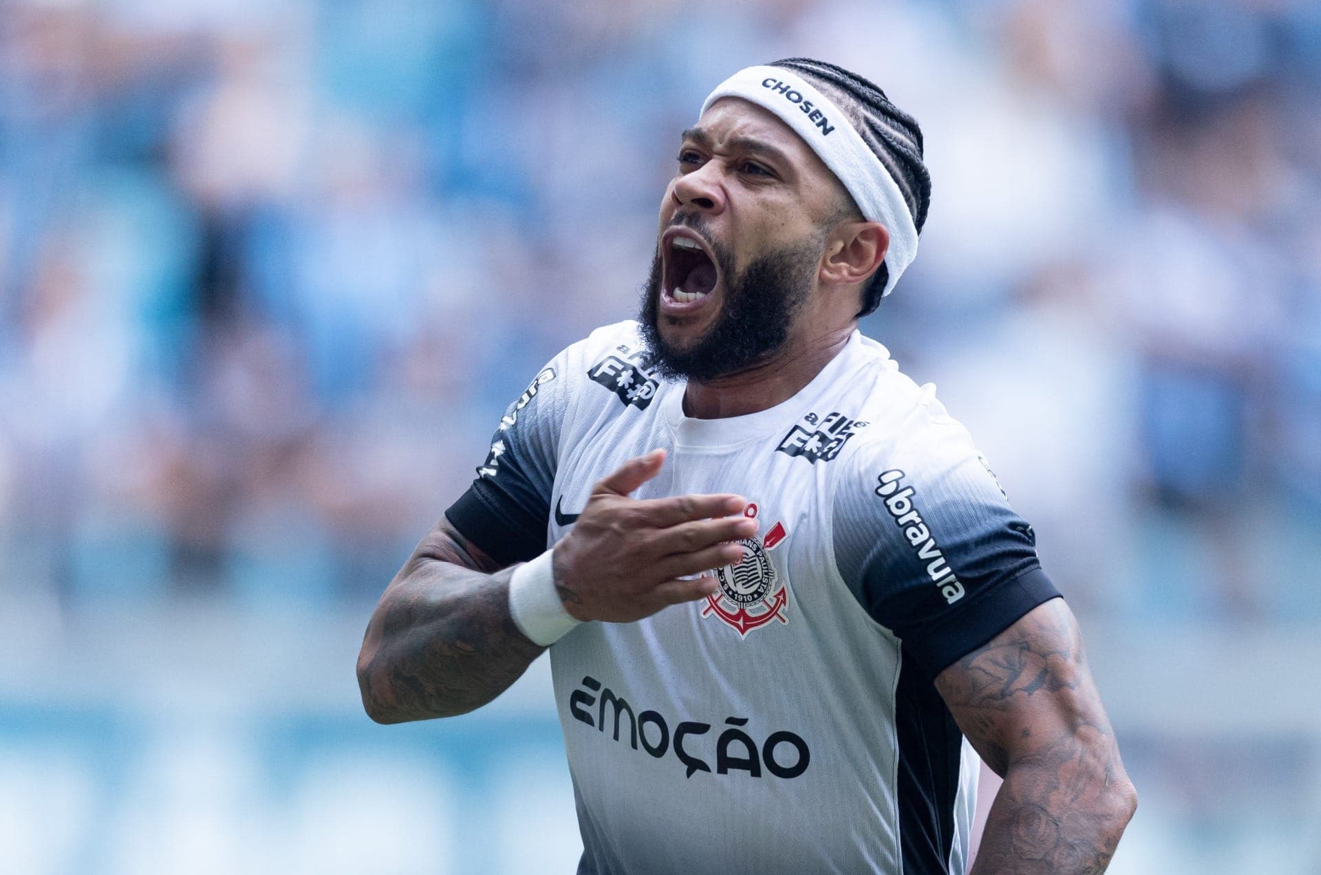 Memphis comemora golaço pelo Corinthians