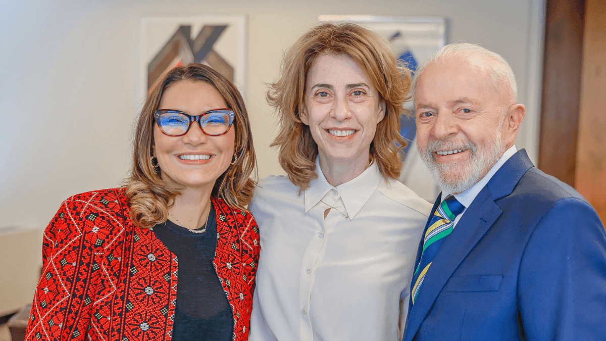 Lula ao lado da primeira-dama Janja da Silva e da atriz Fernanda Torres, em NY