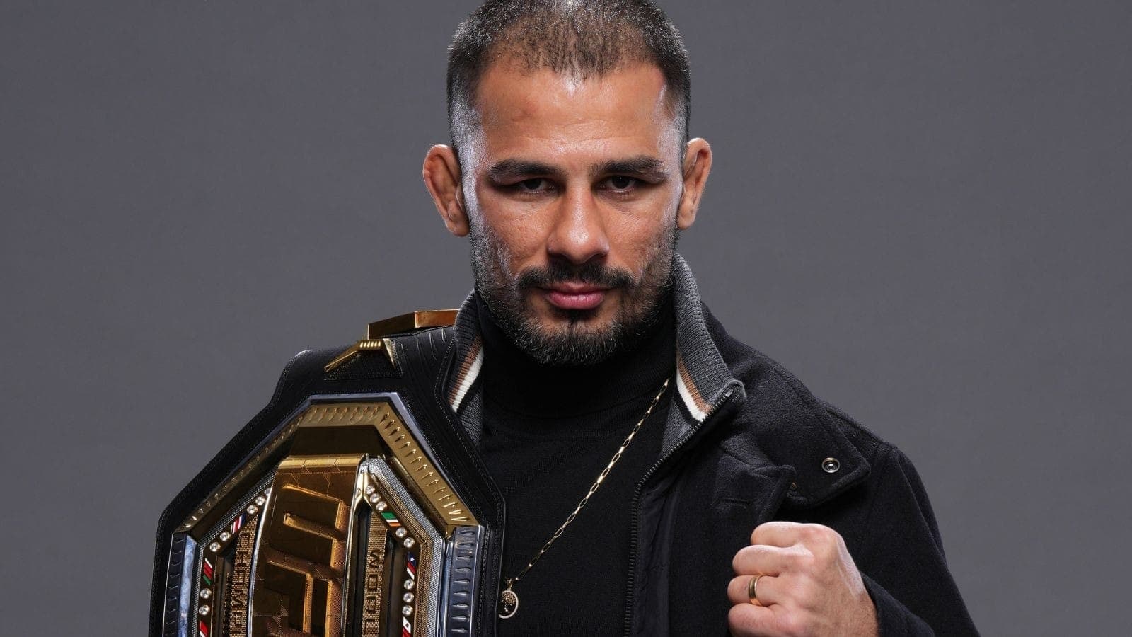 Alexandre Pantoja defende cinturão pela terceira vez no UFC