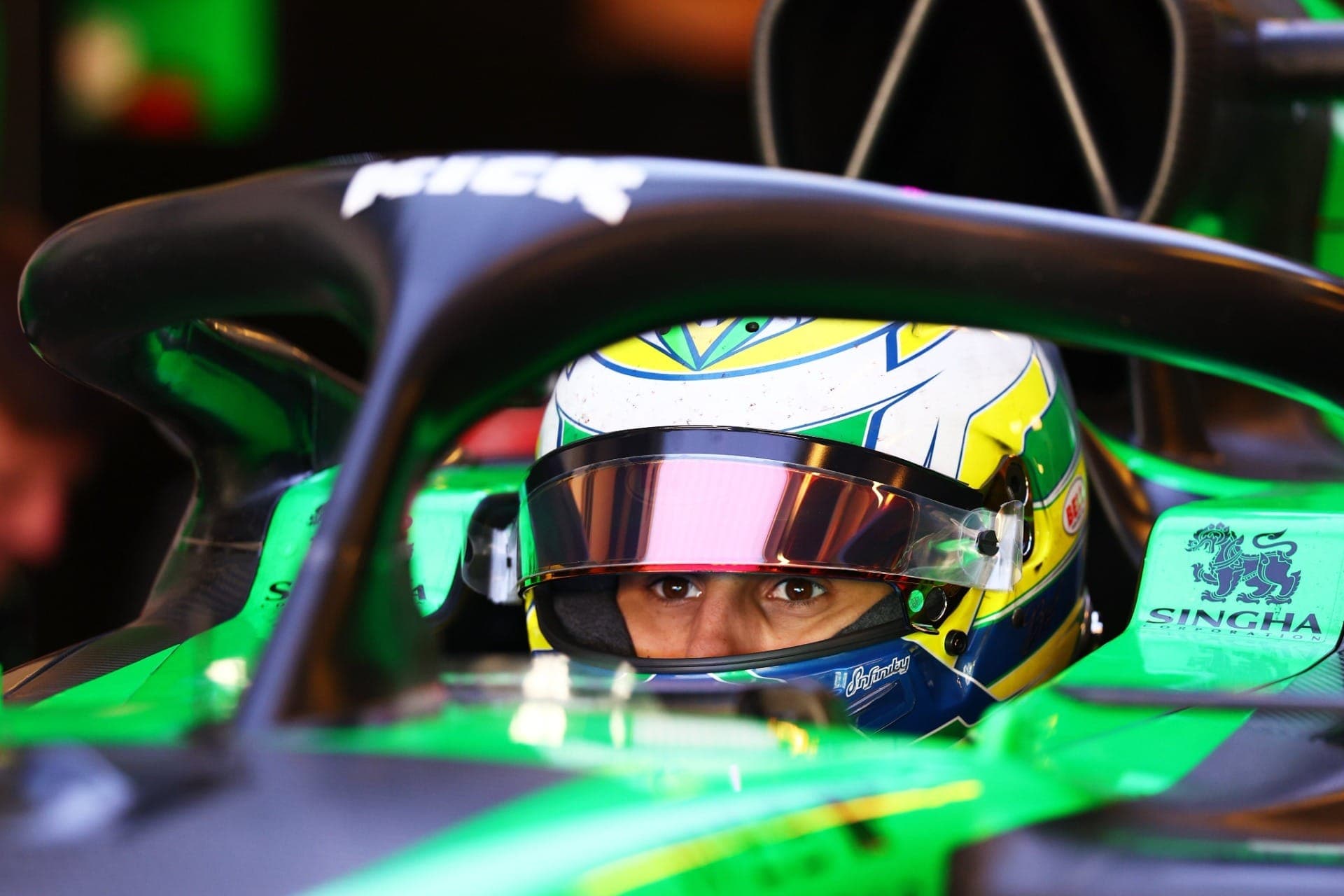 Gabriel Bortoleto, piloto da Sauber, em teste da F1 em Abu Dhabi