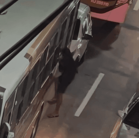 Nas filmagens, é possível ver homens correndo pela linha do trem