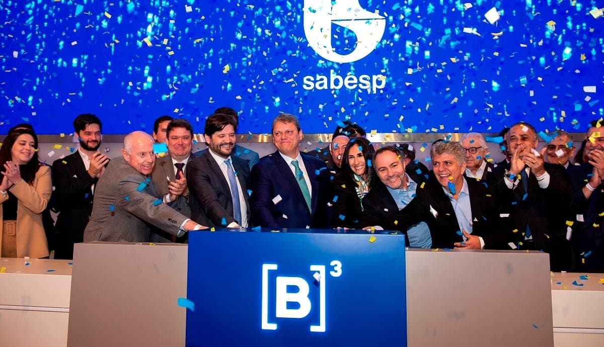 Tarcísio aposta na privatização da Sabesp