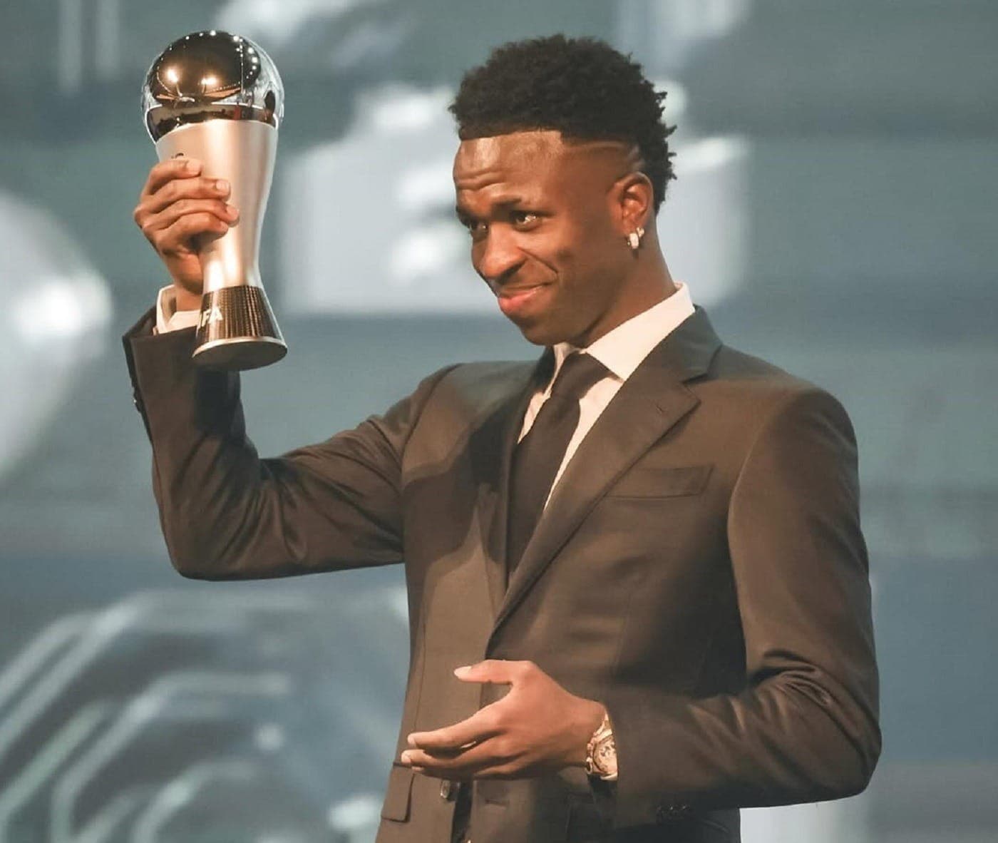 Vinicius Júnior é eleito o melhor jogador do mundo pela Fifa