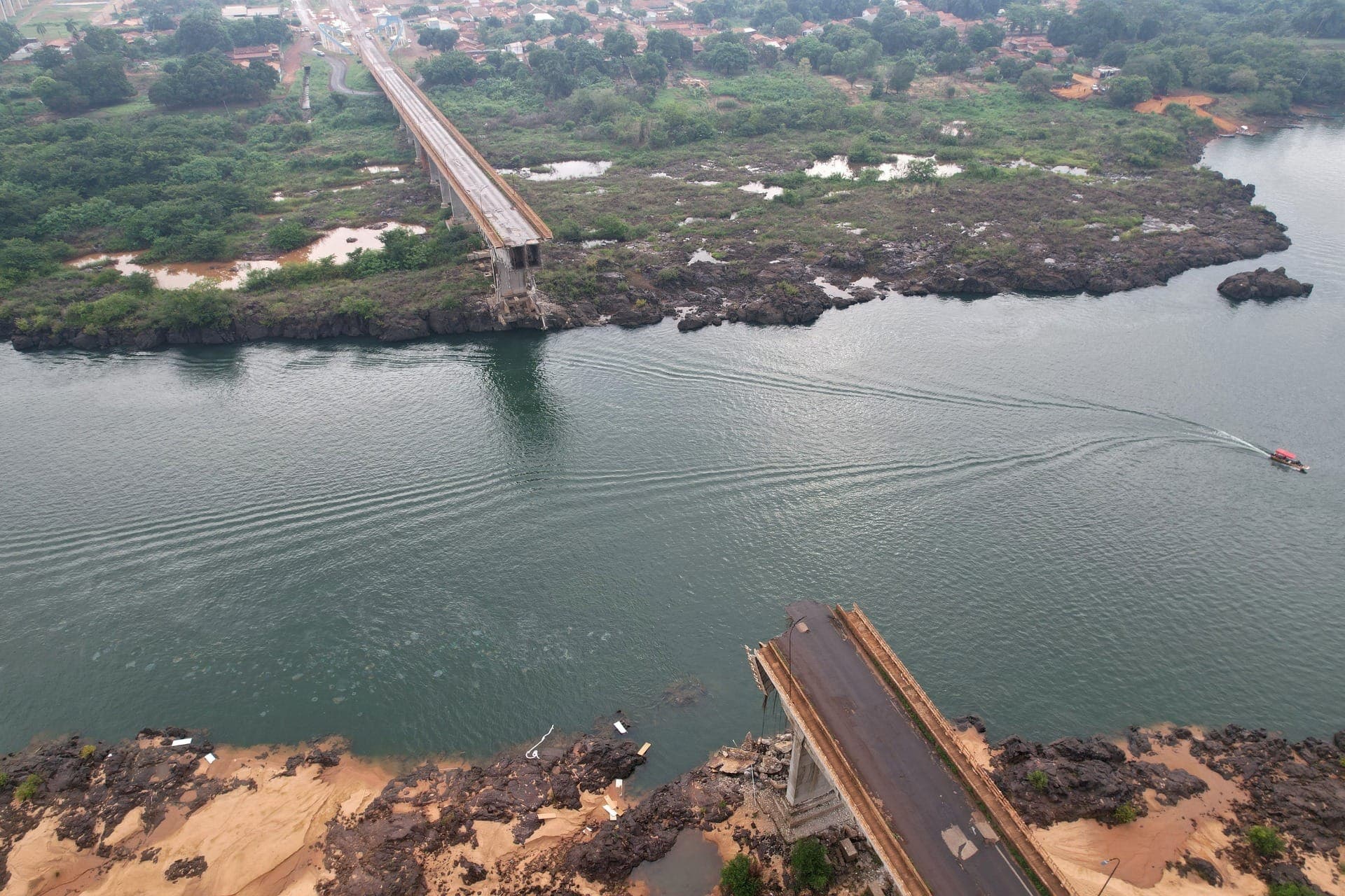 Veja imagens de como ficou ponte que desabou entre o Tocantins e o Maranhão