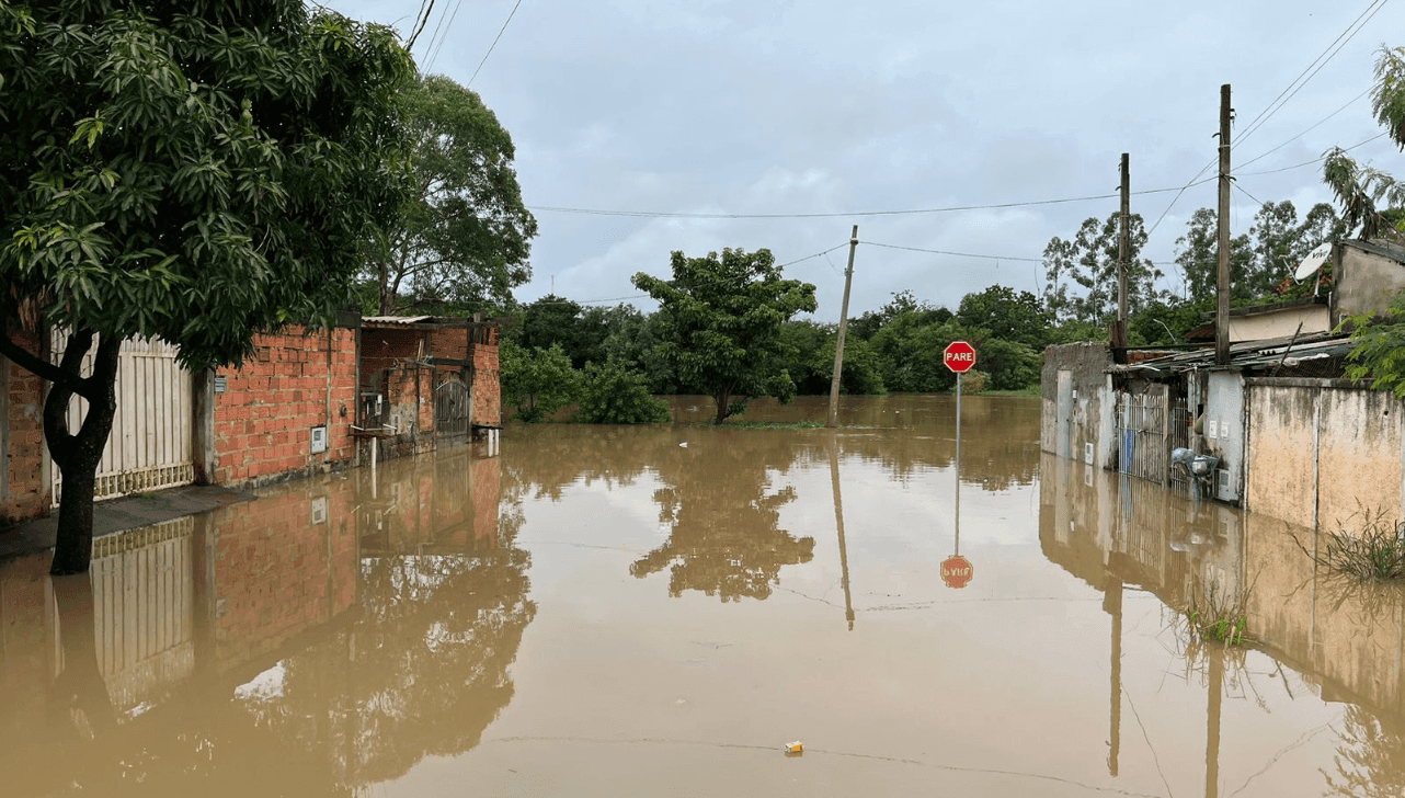A Rua 3, no Jardim Progresso, ficou alagada com as chuvas no final de dezembro