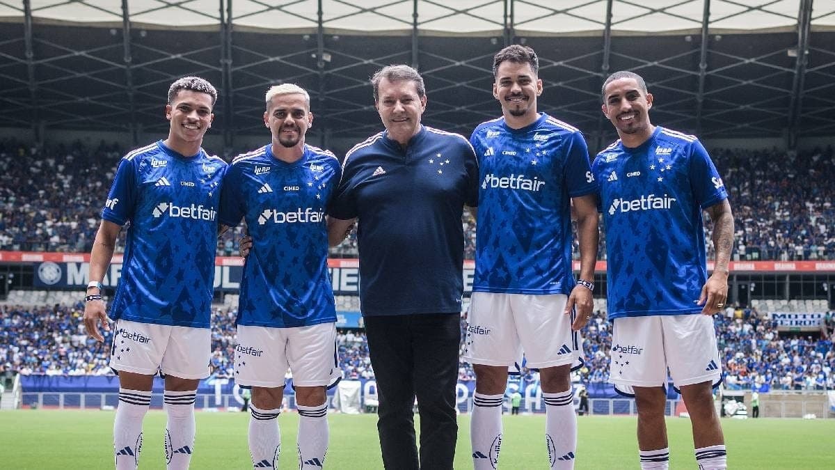 No Cruzeiro, Fagner fala sobre reencontro com Fagner: "Muito feliz"