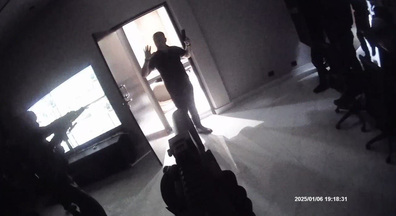 Vídeo mostra ação da PM e rendição de GCM que matou secretário em Osasco (SP)