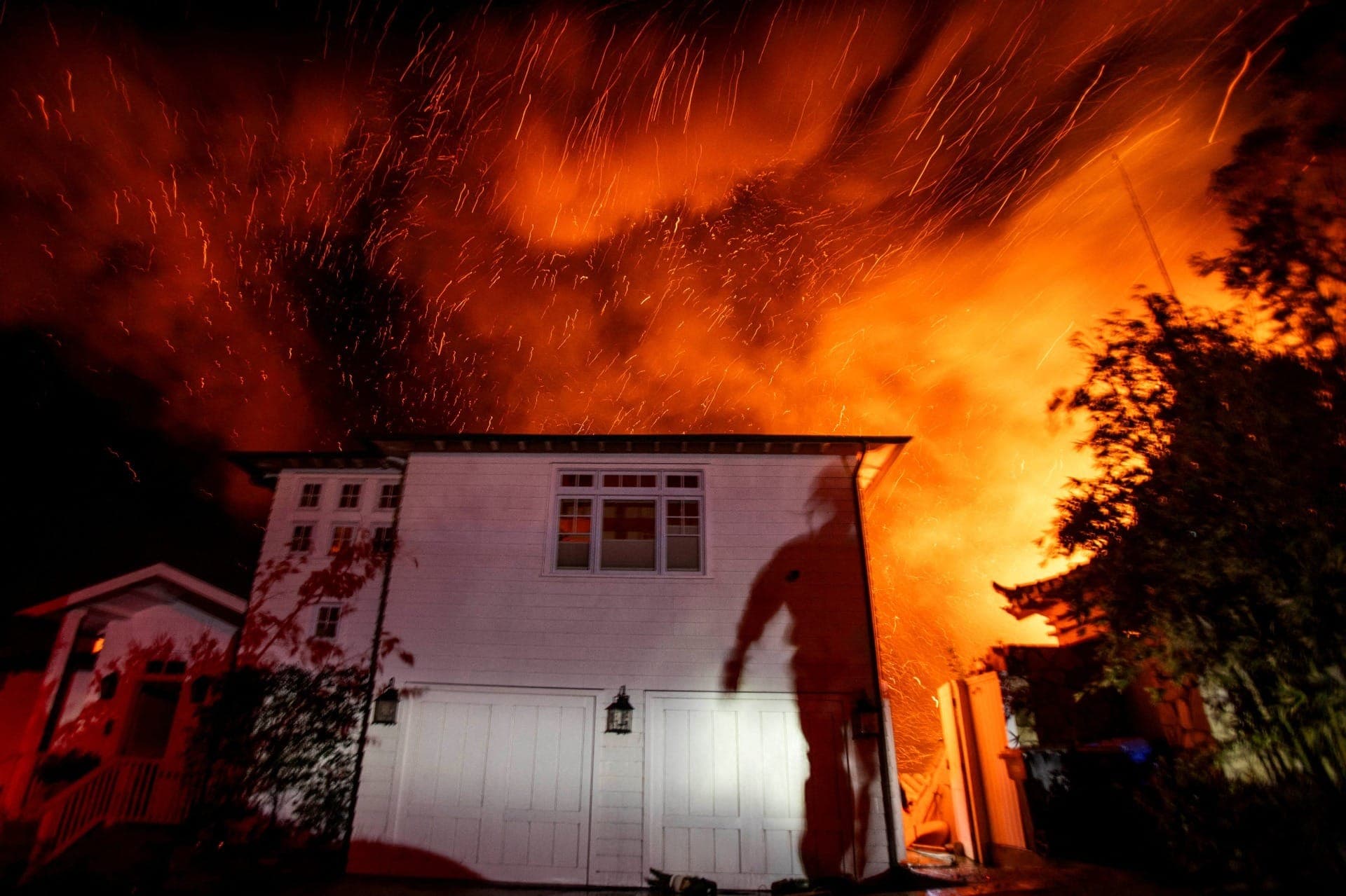 Sobe para 24 o número de mortos em incêndios na Califórnia