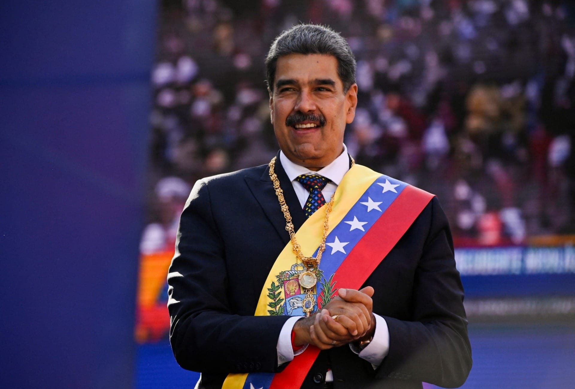 Ditador Nicolás Maduro assume seu terceiro mandato como presidente da Venezuela, após controversa eleição