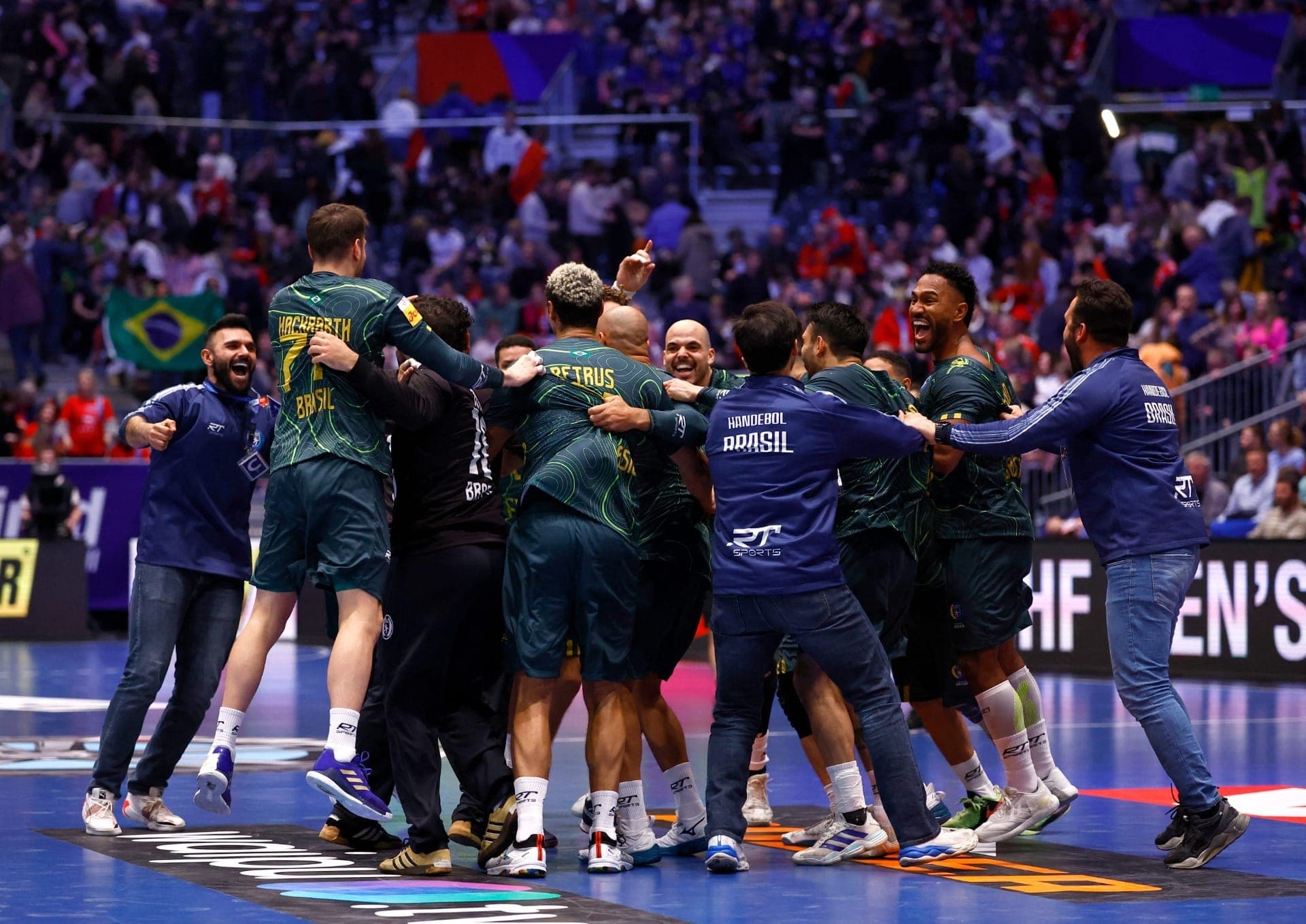 Brasil vence Noruega na estreia do Mundial de handebol