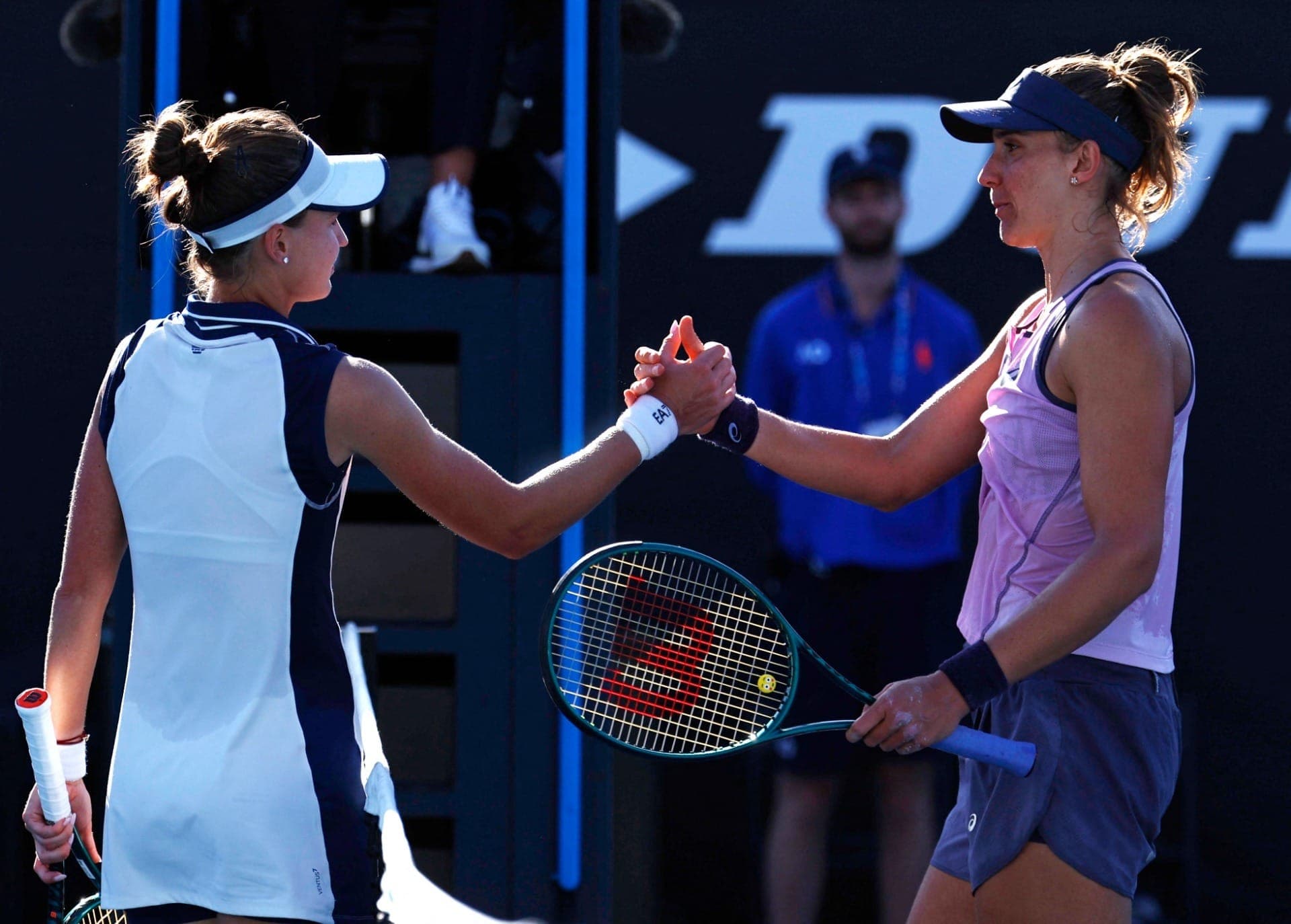 Bia Haddad Maia perdeu para a russa Veronika Kudermetova no Australian Open deste sábado (18); ela segue nas duplas