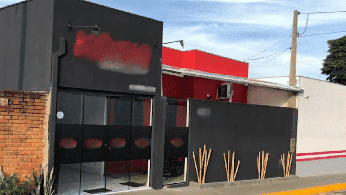 Homem é condenado por pagar contas de restaurante com PIX falsos