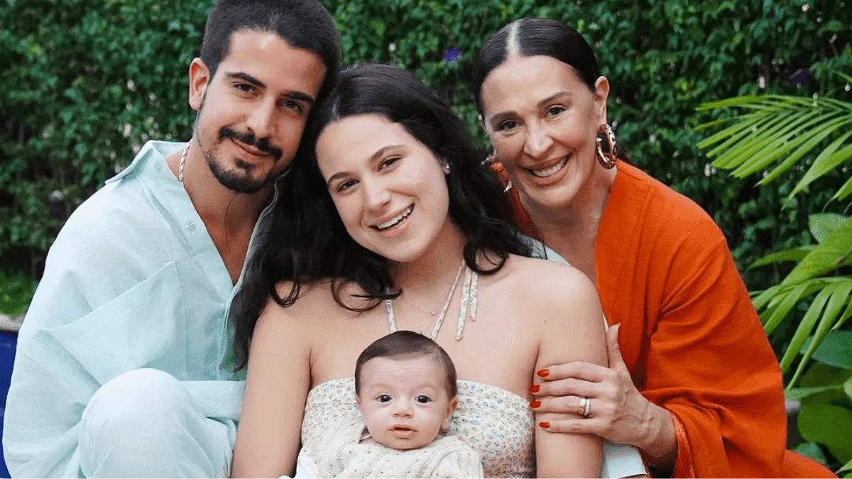 Claudia Raia e os três filhos, Enzo, Sophia e Luca