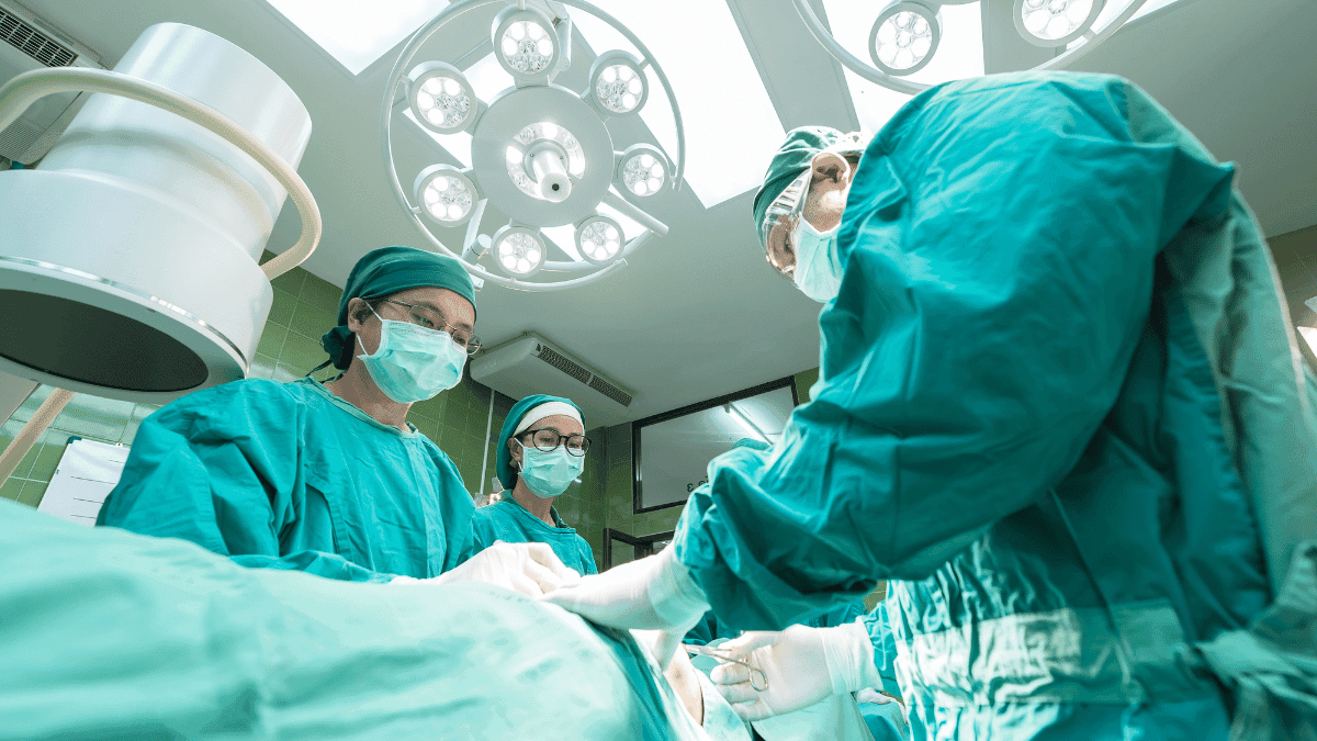 Estudo diz que cerca de 4 mil pessoas vão parar no hospital por causa de objetos presos no traseiro