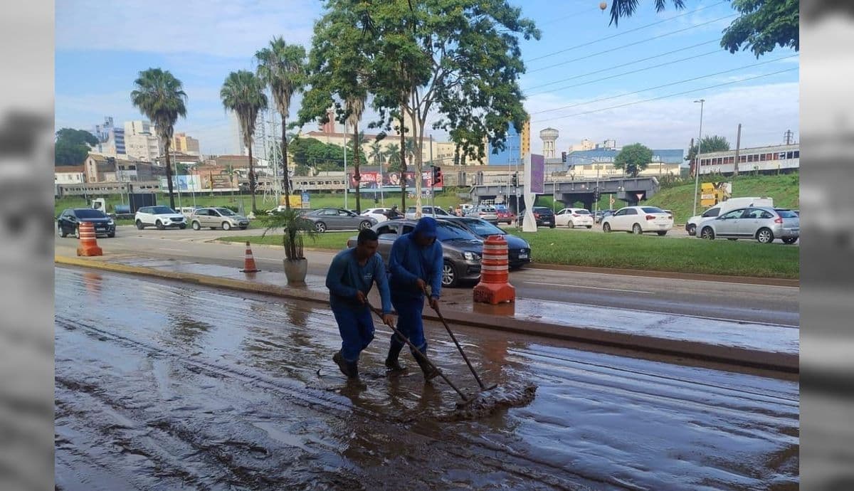 Manhã desta quarta-feira é de limpeza das ruas