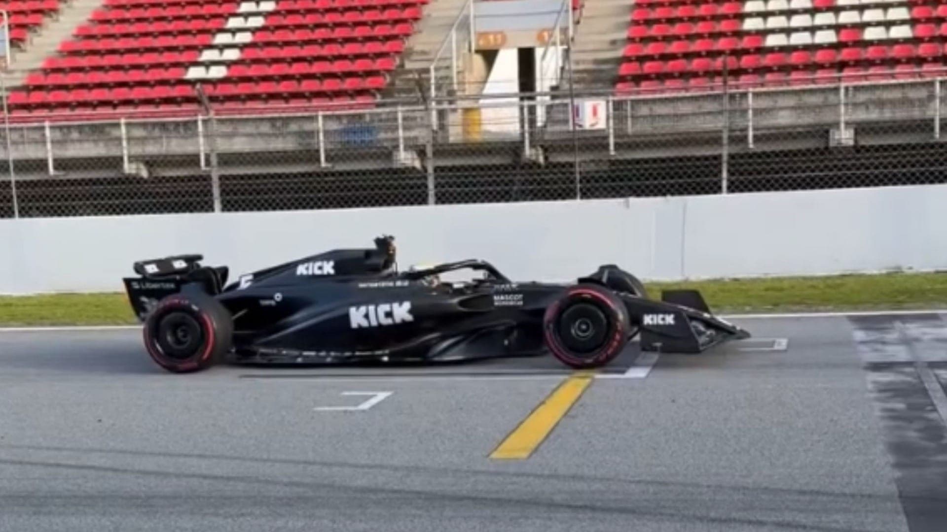 Bortoleto finaliza testes com Sauber em Barcelona