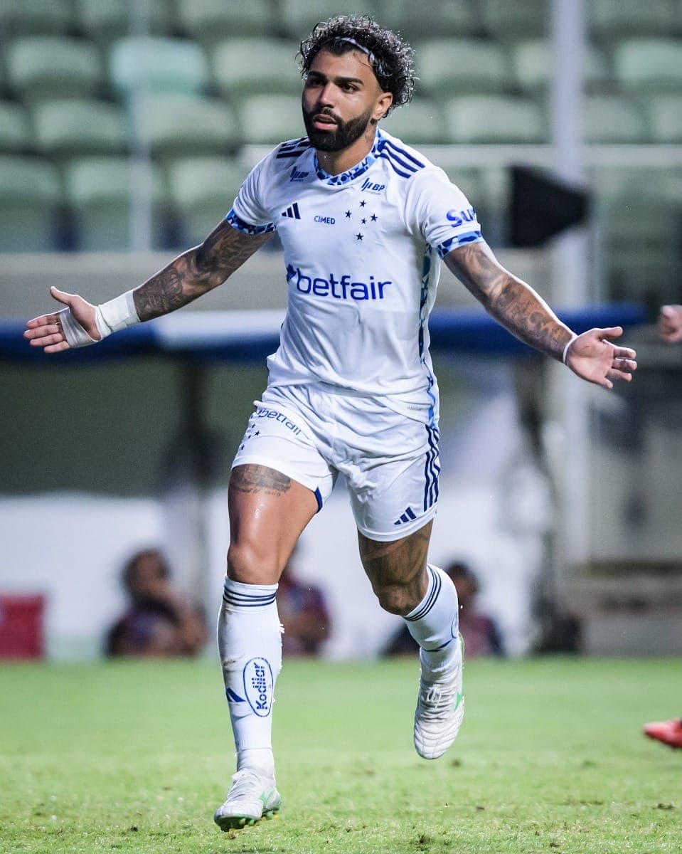 Gabigol comemora primeiro gol pelo Cruzeiro