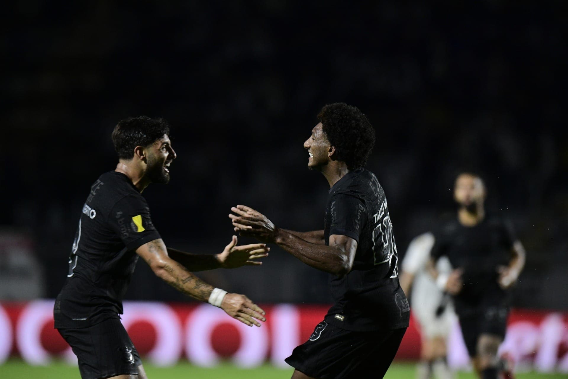 Talles Magno garantiu a vitória para o Corinthians contra a Ponte Preta