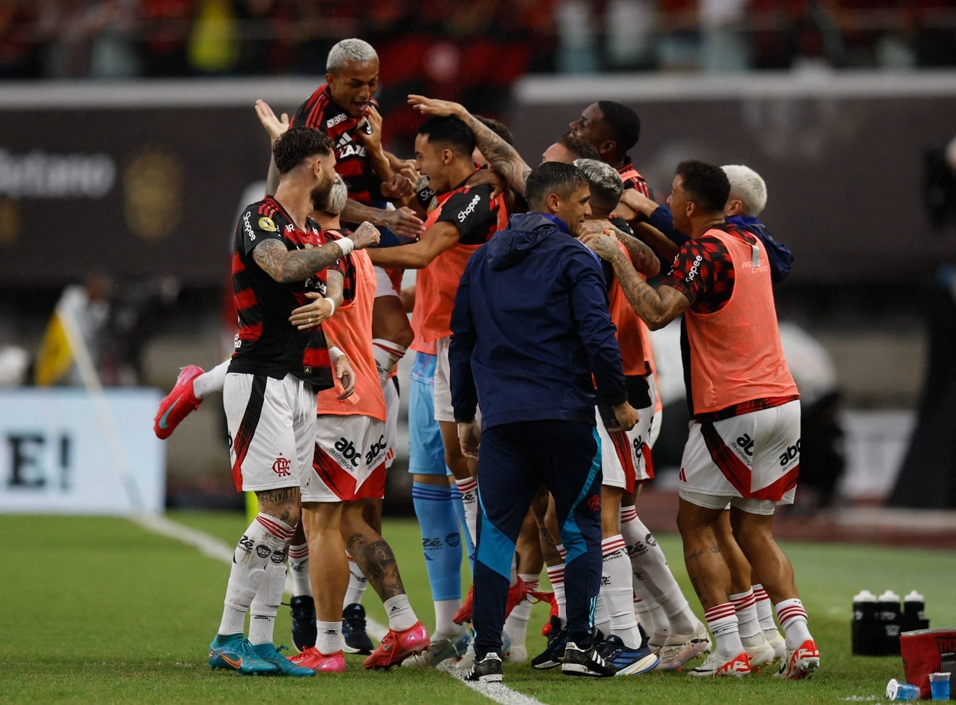 Flamengo vence o Botafogo e conquista Supercopa Rei
