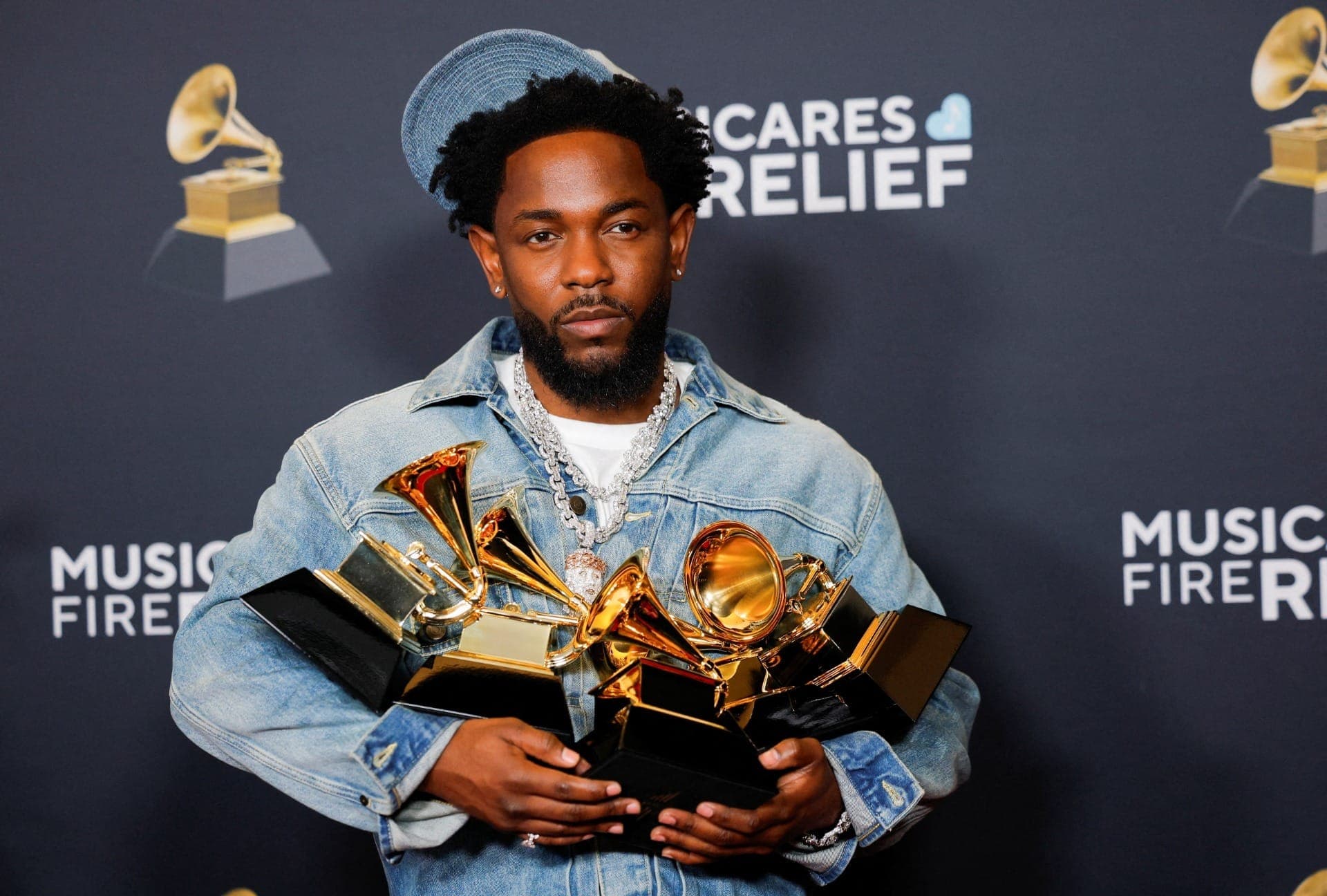 Kendrick Lamar, vencedor dos prêmios de Gravação do Ano, Melhor Performance de Rap, Melhor Canção de Rap, Melhor Videoclipe e Canção do Ano no Grammy 2025