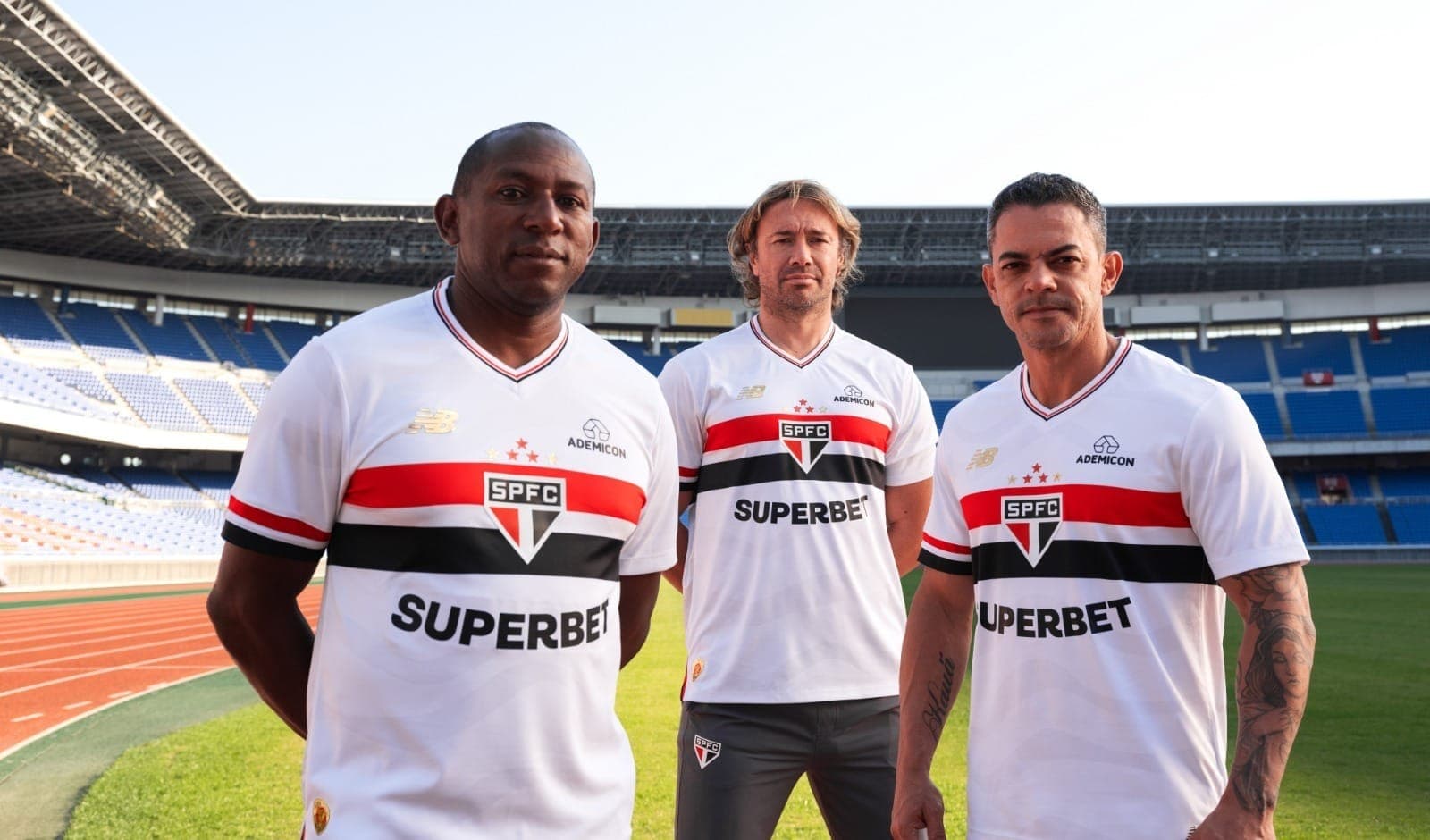 Mineiro, Lugano e Josué na divulgação da nova camisa do São Paulo