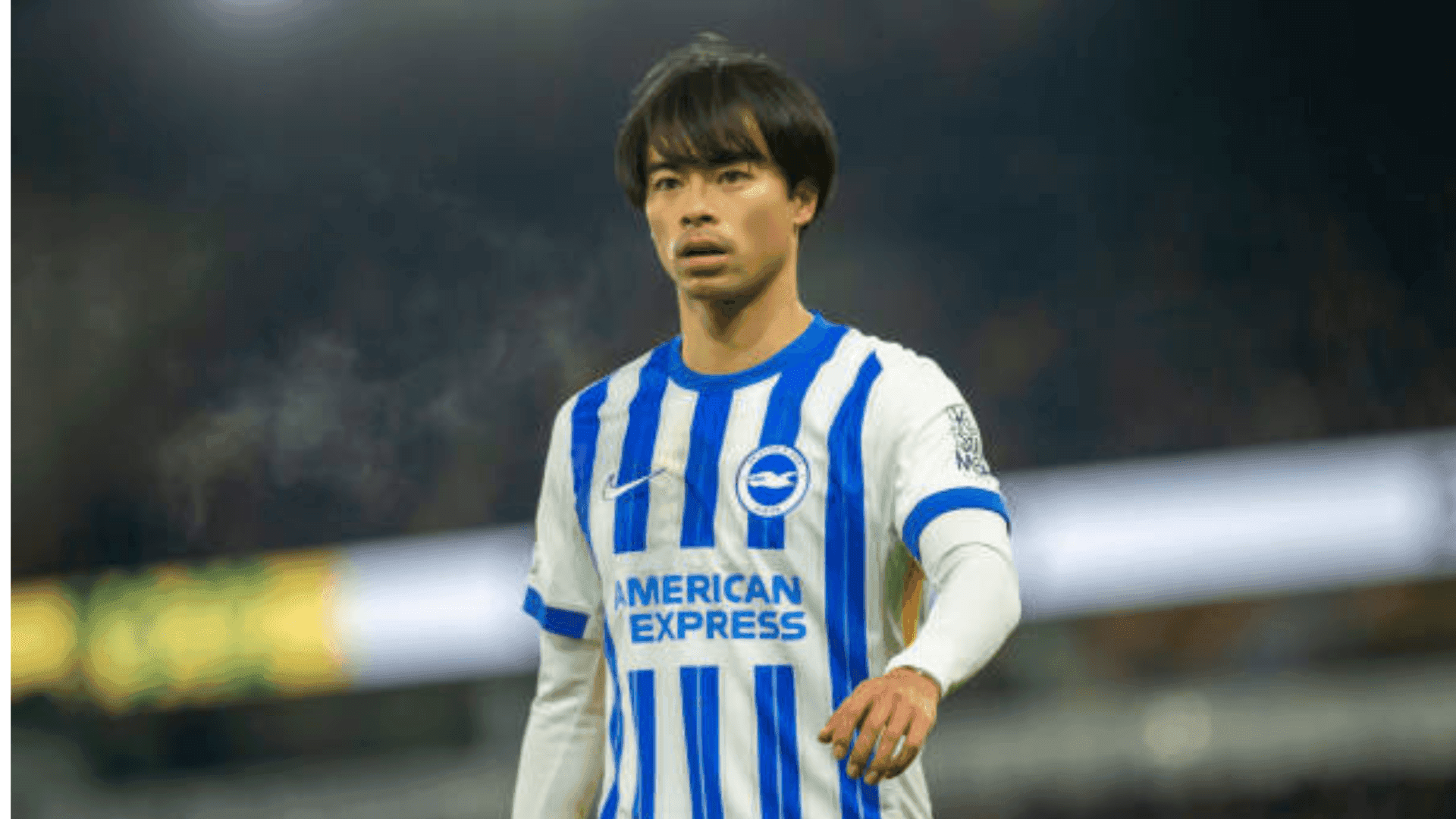 Mitoma recusou propostas do Al Nassr e permaneceu na Inglaterra