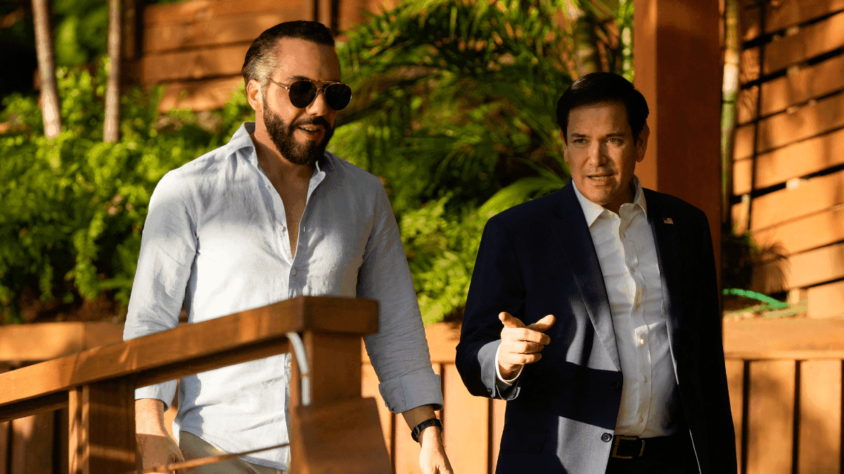 Marco Rubio, secretário de Estado dos EUA, com Nayib Bukele, presidente de El Salvador