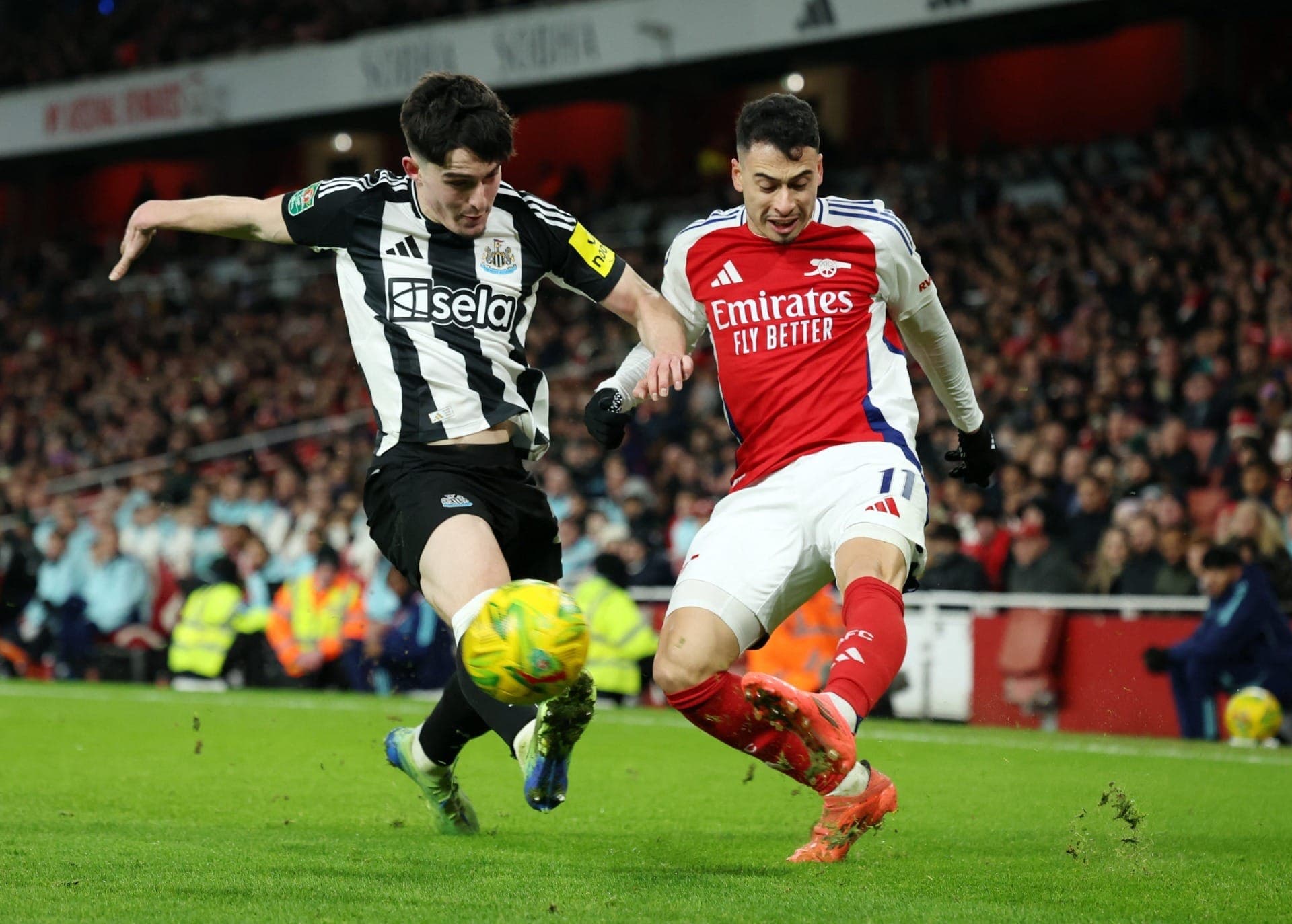O Newcastle venceu o jogo de ida por 2 a 0, na casa do Arsenal