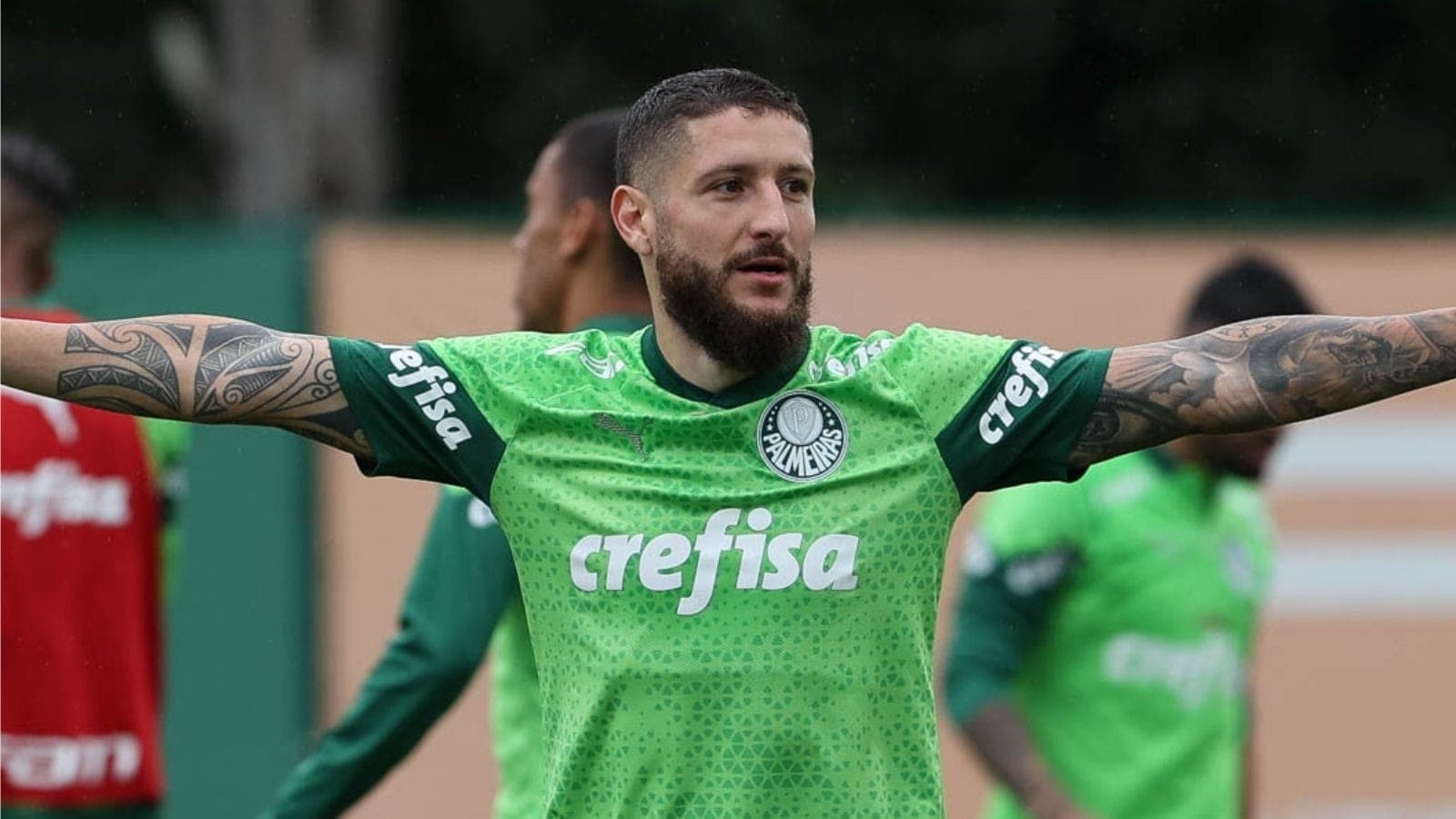 Zé Rafael, meia do Palmeiras, contratado pelo Santos