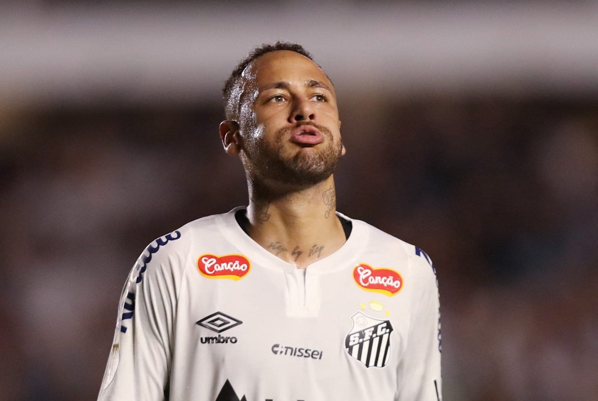 Neymar quase fez gol nos primeiros minutos que jogou