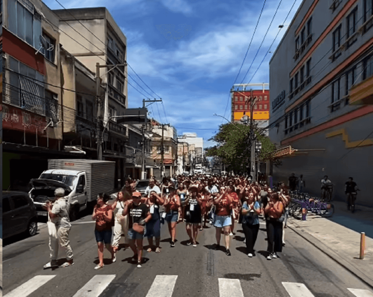 A Justiça do Rio declarou ilegalidade e determinou a interrupção imediata da greve