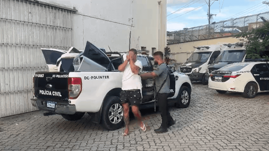 As investigações apontam que o grupo criminoso tem forte atuação no local, promovendo assaltos a motoristas de carga e automóveis.