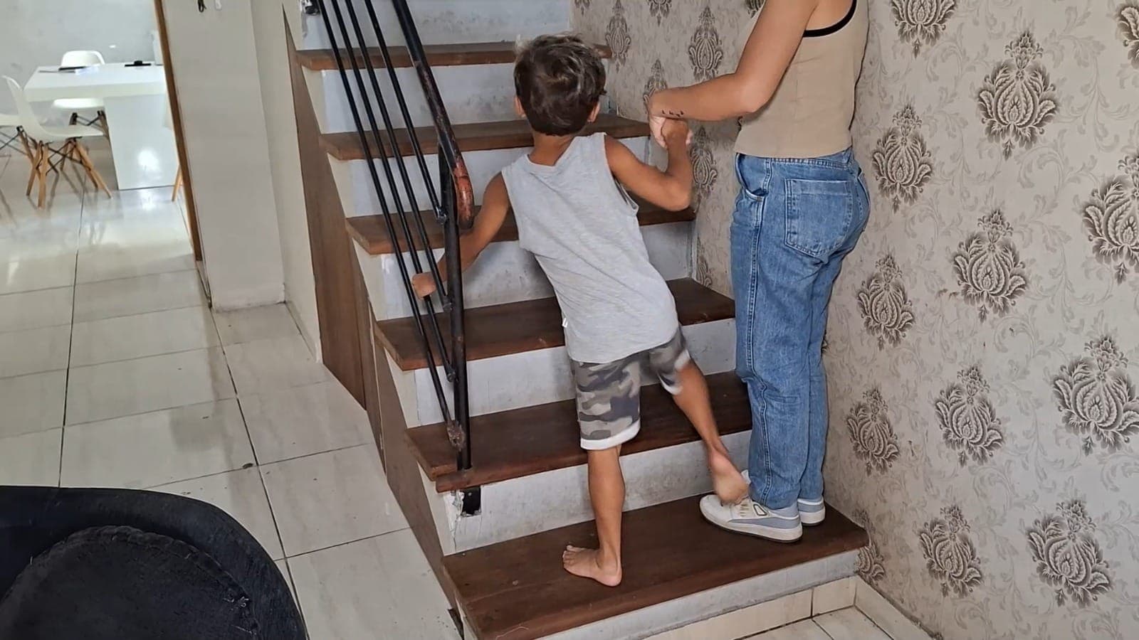 Menino de 7 anos sofre de distrofia muscular de Duchenne